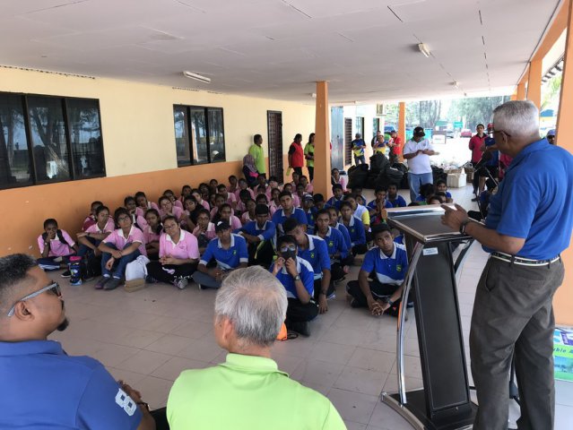 Majlis Perasmian Pembersihan Pantai Anugerah Sekolah Hijau Di Pantai Robina (13)